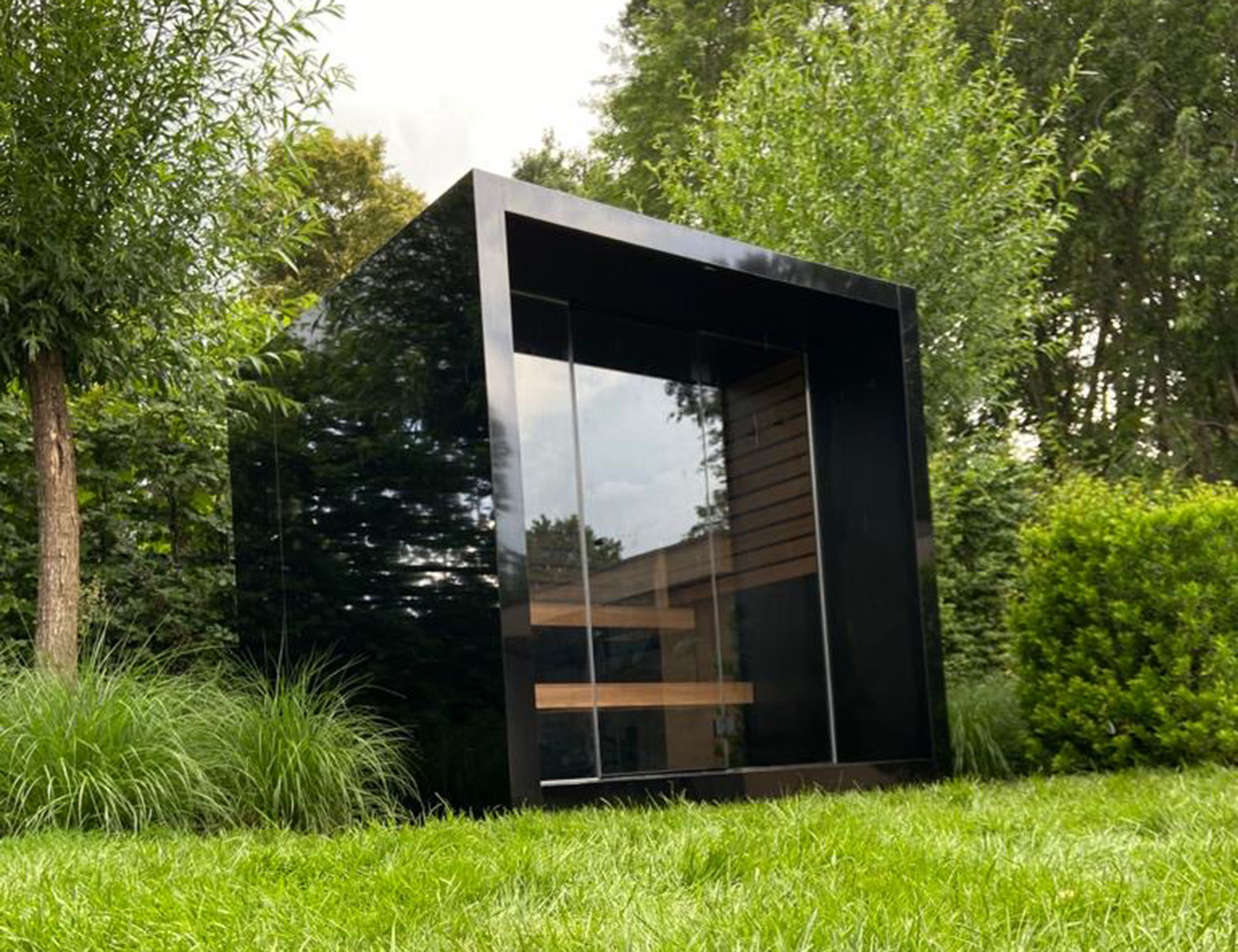black aluminium outdoor sauna